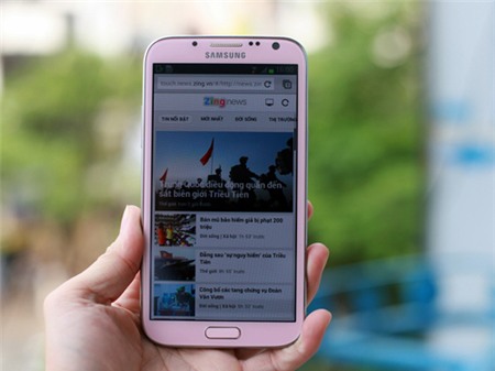 Cận cảnh Galaxy Note II màu hồng tại Việt Nam