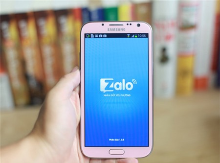 Cận cảnh Galaxy Note II màu hồng tại Việt Nam