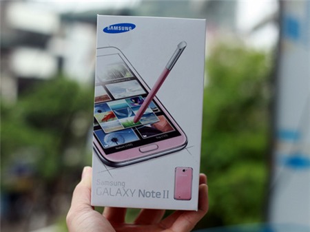 Cận cảnh Galaxy Note II màu hồng tại Việt Nam